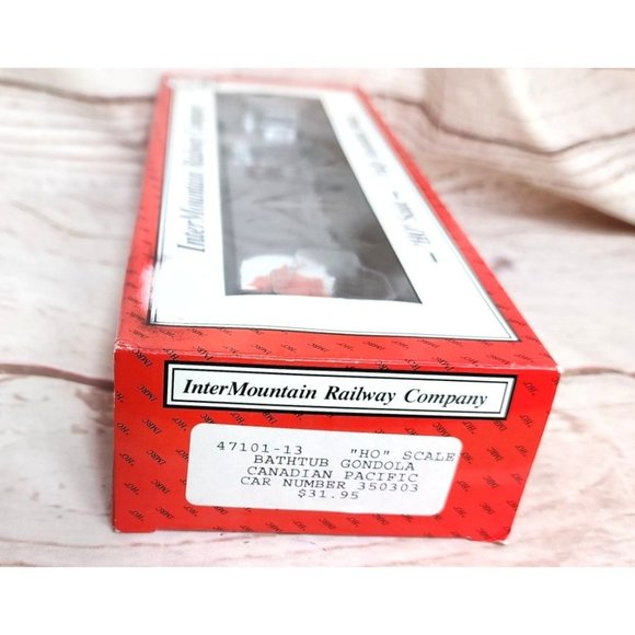 Vintage Inter Mountain Railway Company HO Scale Canadian Pacific Model Train - Picture 10 of 14